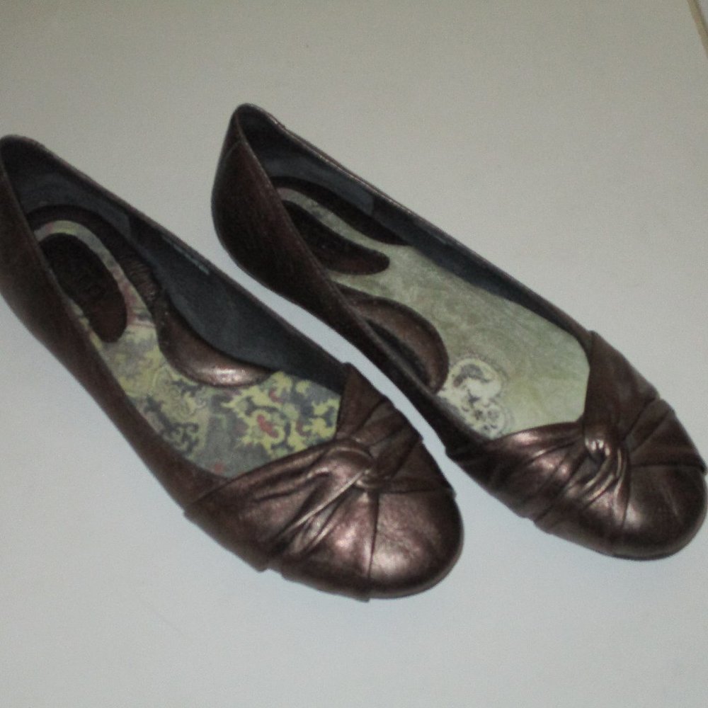 Born Womens Bronze Leather Ballet Flat NWOB - Size 9.5M or 41 EUR